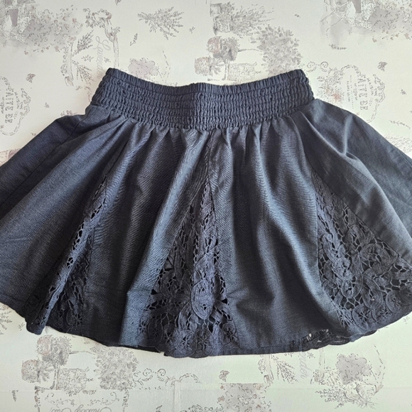 American Eagle Outfitters Dresses & Skirts - NWT!!! American Eagle Outfitters Black Mini Skirt with Lace,‎ Size SX